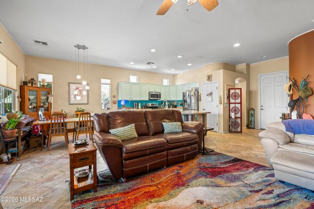 470 W Calle Artistica, Green Valley, AZ 85614