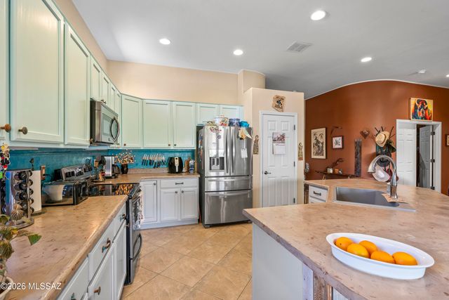 470 W Calle Artistica, Green Valley, AZ 85614