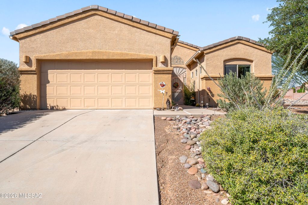 470 W Calle Artistica, Green Valley, AZ 85614