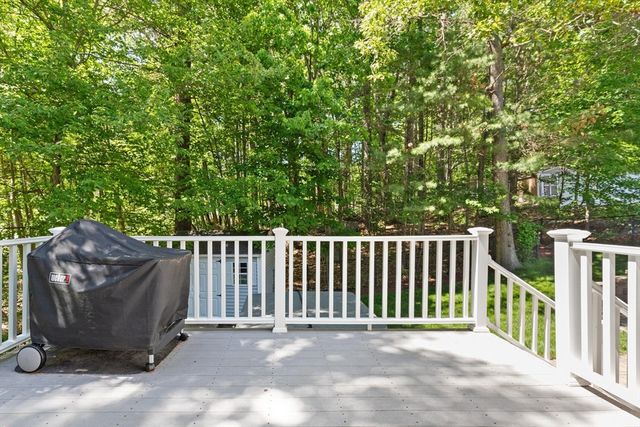 2 Maura Cir, Westford, MA 01886