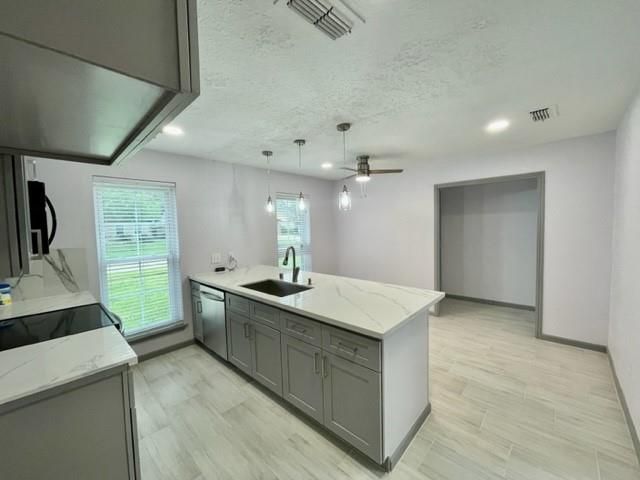 710 Voyager Drive, Houston, TX 77062