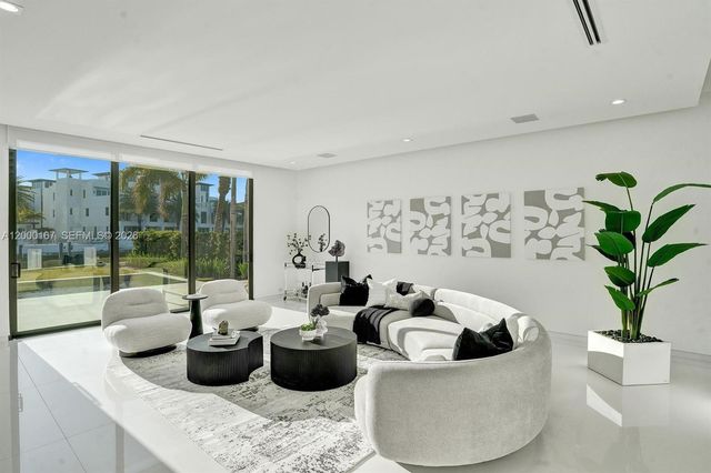 4232 E Tradewinds Avenue, Lauderdale-By-The-Sea, Lauderdale By The Sea, FL 33308