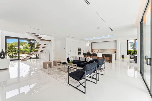 4232 E Tradewinds Avenue, Lauderdale-By-The-Sea, Lauderdale By The Sea, FL 33308