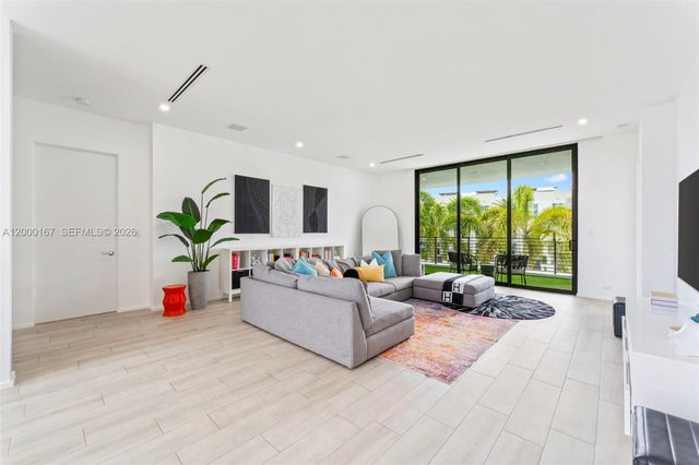 4232 E Tradewinds Avenue, Lauderdale-By-The-Sea, Lauderdale By The Sea, FL 33308