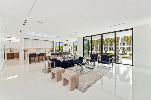 4232 E Tradewinds Avenue, Lauderdale-By-The-Sea, Lauderdale By The Sea, FL 33308