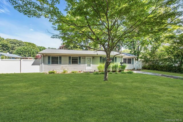 11 Wood Avenue, Shirley, NY 11967