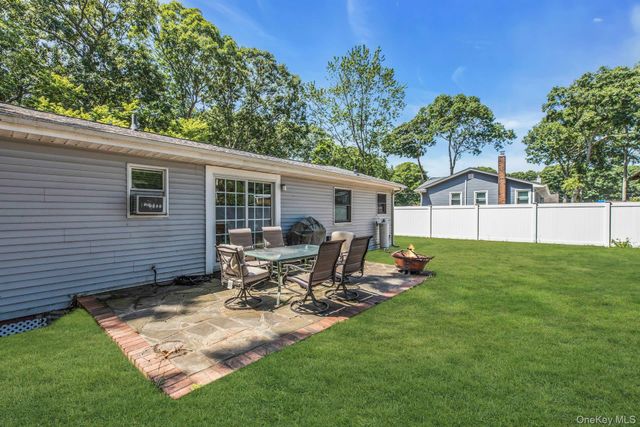 11 Wood Avenue, Shirley, NY 11967