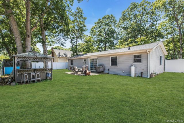 11 Wood Avenue, Shirley, NY 11967