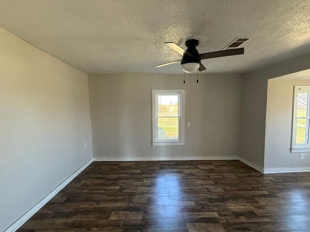 469 Fred Cooper Rd, Mcminnville, TN 37110