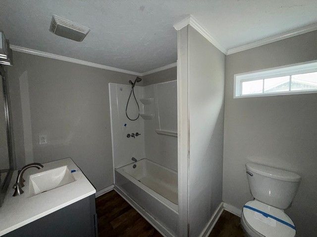 469 Fred Cooper Rd, Mcminnville, TN 37110