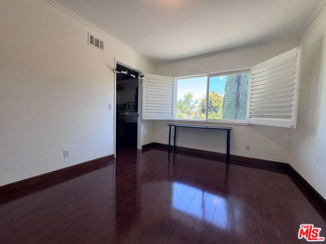 18320 Elkwood Street, Los Angeles, CA 91335