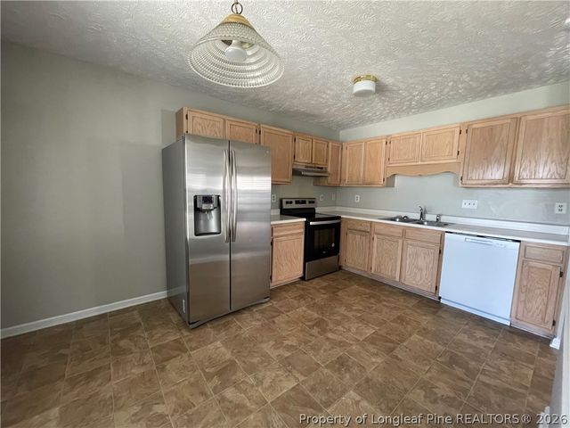 2840 Chillingworth Drive, Fayetteville, NC 28306