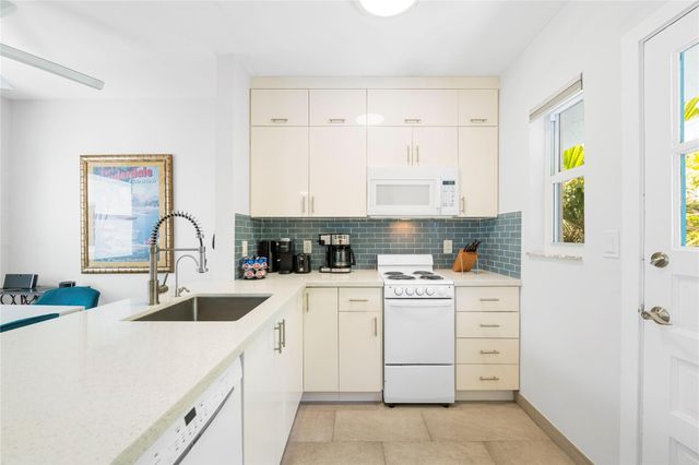 3015 Seville Street 6, Fort Lauderdale, FL 33304