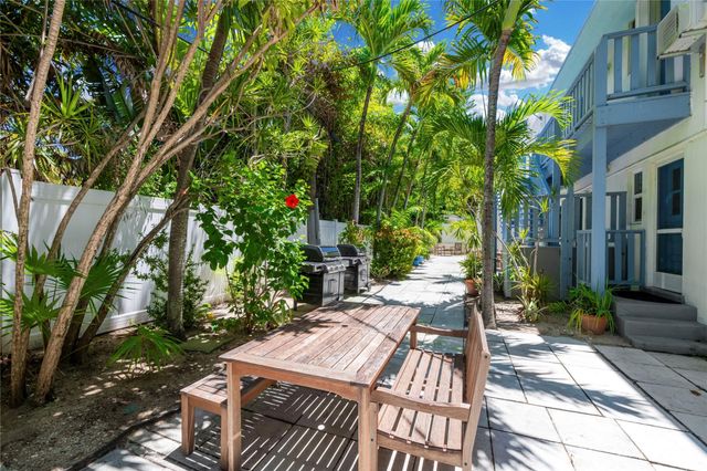3015 Seville Street 6, Fort Lauderdale, FL 33304