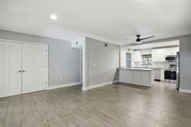 727 N HIMES AVENUE, Tampa, FL 33609