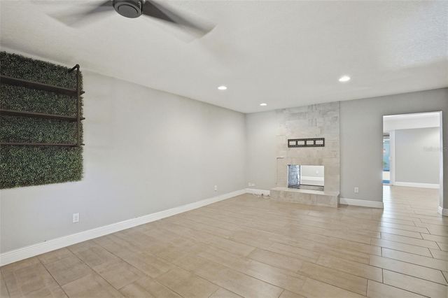 727 N HIMES AVENUE, Tampa, FL 33609