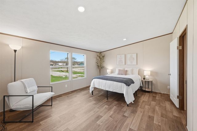 2504 Willow Oak Lane, Burleson, TX 76028