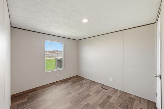 2504 Willow Oak Lane, Burleson, TX 76028