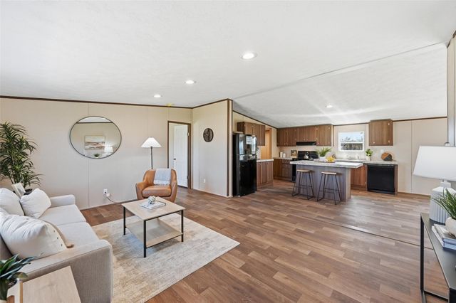 2504 Willow Oak Lane, Burleson, TX 76028