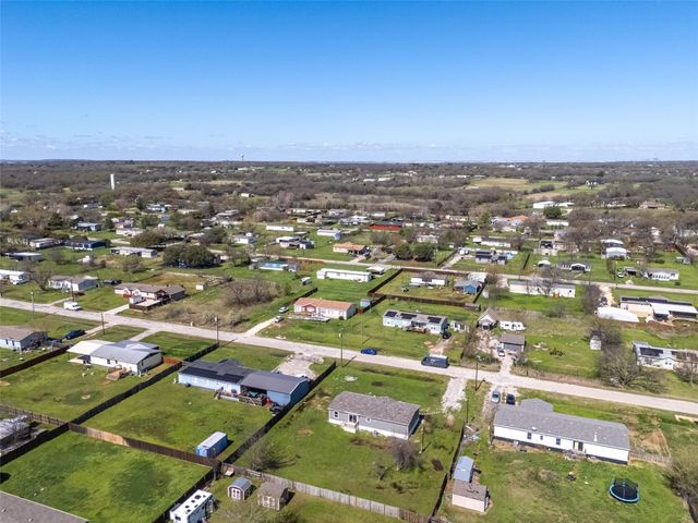 2504 Willow Oak Lane, Burleson, TX 76028