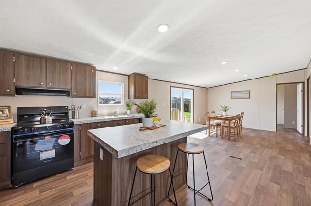 2504 Willow Oak Lane, Burleson, TX 76028