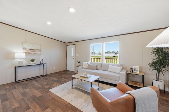 2504 Willow Oak Lane, Burleson, TX 76028