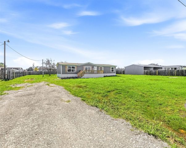 2504 Willow Oak Lane, Burleson, TX 76028