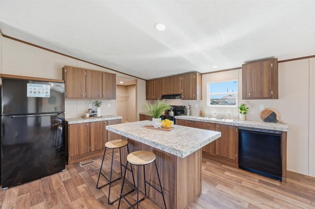 2504 Willow Oak Lane, Burleson, TX 76028