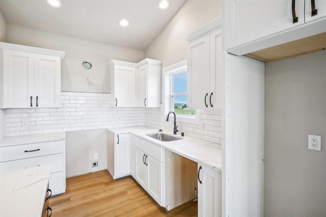 6475 Ridge View Way, Deforest, WI 53532