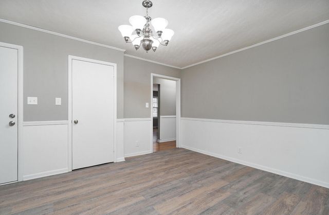 1855 South Newton Avenue, Springfield, MO 65807