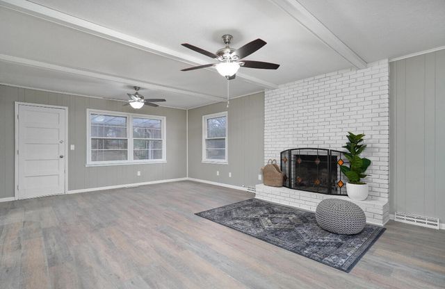 1855 South Newton Avenue, Springfield, MO 65807