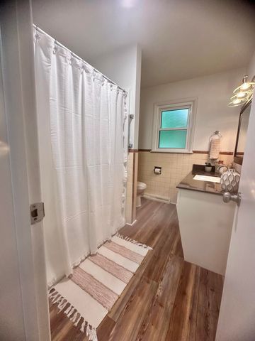 1855 South Newton Avenue, Springfield, MO 65807
