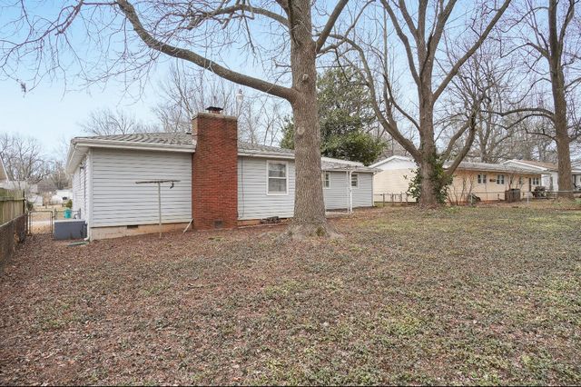 1855 South Newton Avenue, Springfield, MO 65807