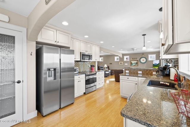 2272 E Upper Hayden Lake RD, Hayden, ID 83835