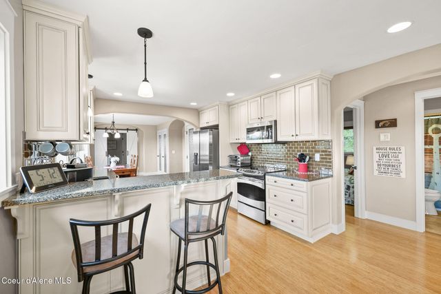 2272 E Upper Hayden Lake RD, Hayden, ID 83835