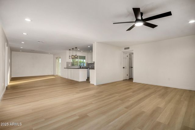 3401 E ALTADENA Avenue, Phoenix, AZ 85028