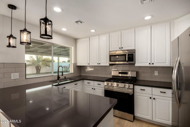 3401 E ALTADENA Avenue, Phoenix, AZ 85028