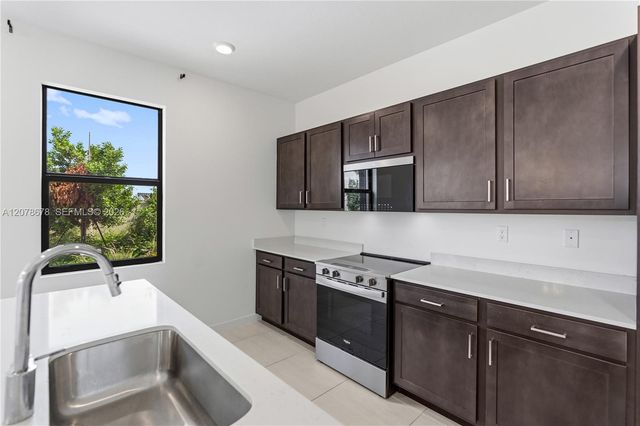 1325 NE 2nd Court, Homestead, FL 33033
