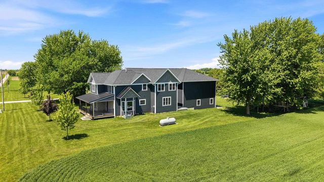 W9020 Breezy Point Road, Beaver Dam, WI 53916