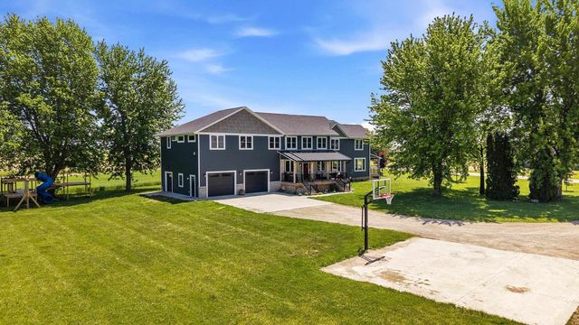 W9020 Breezy Point Road, Beaver Dam, WI 53916