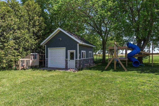 W9020 Breezy Point Road, Beaver Dam, WI 53916