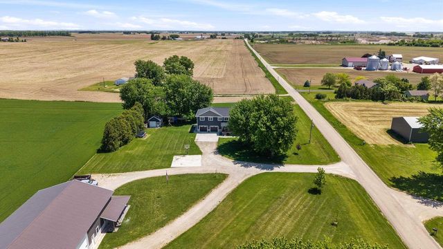 W9020 Breezy Point Road, Beaver Dam, WI 53916