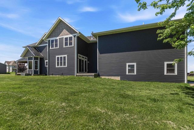 W9020 Breezy Point Road, Beaver Dam, WI 53916