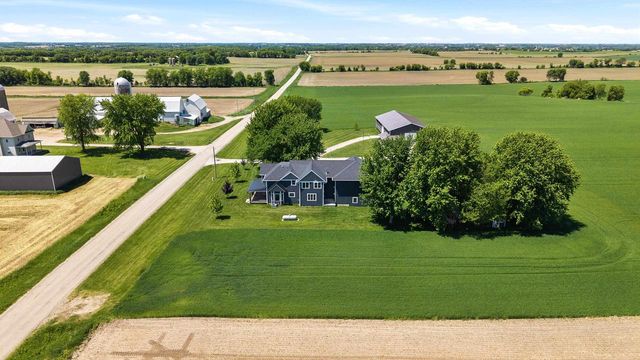 W9020 Breezy Point Road, Beaver Dam, WI 53916