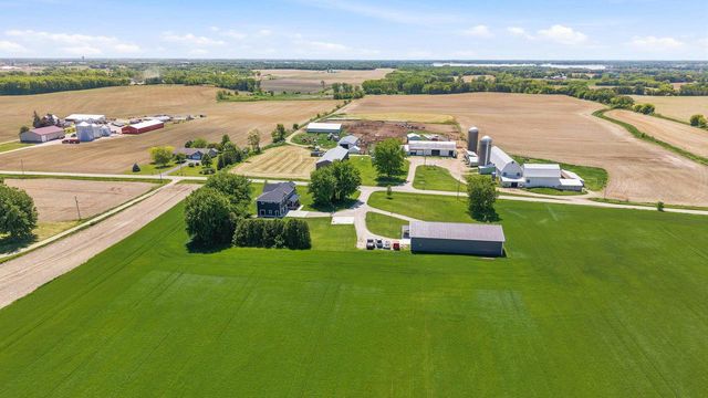 W9020 Breezy Point Road, Beaver Dam, WI 53916
