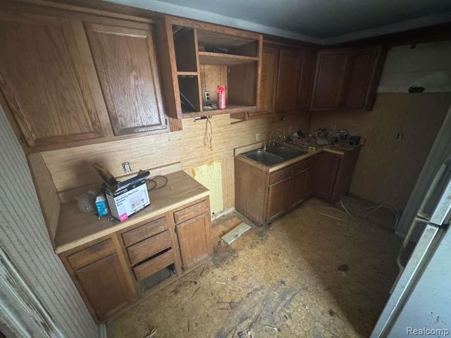 2426 Missouri Avenue, Flint, MI 48506