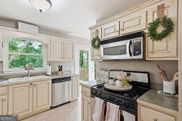 93 Horseshoe Bend, Jasper, GA 30143