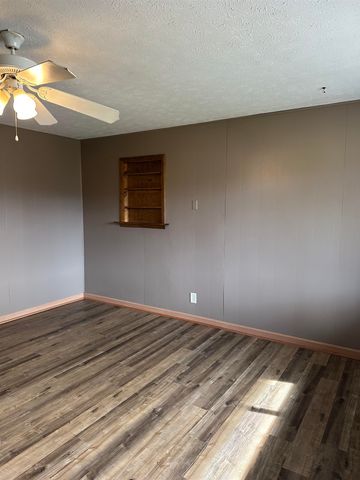 1408 Cheyenne Ave., Salina, KS 67401