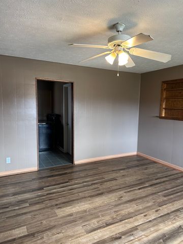 1408 Cheyenne Ave., Salina, KS 67401