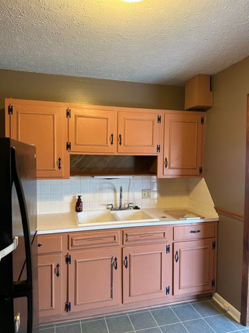 1408 Cheyenne Ave., Salina, KS 67401